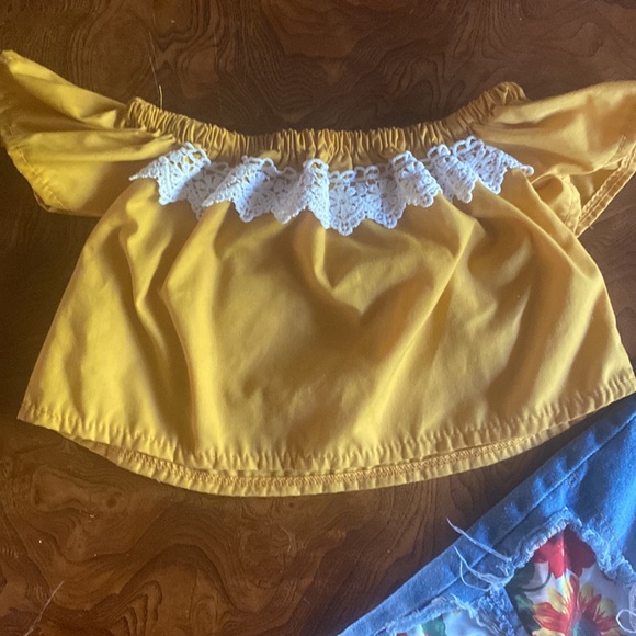 Adorable sunflower outfit - Picture 6 of 7